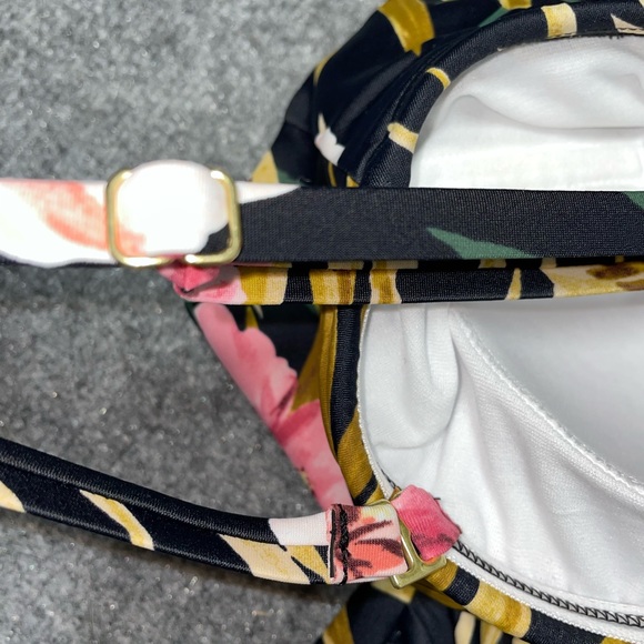 **NWOT* Shade and Shore 1 piece floral bathing suit with ruffle top. - Picture 7 of 8